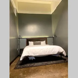 3e-*renovated* 5 Min To Upmc Shadyside, Sleeps 6 Apartment